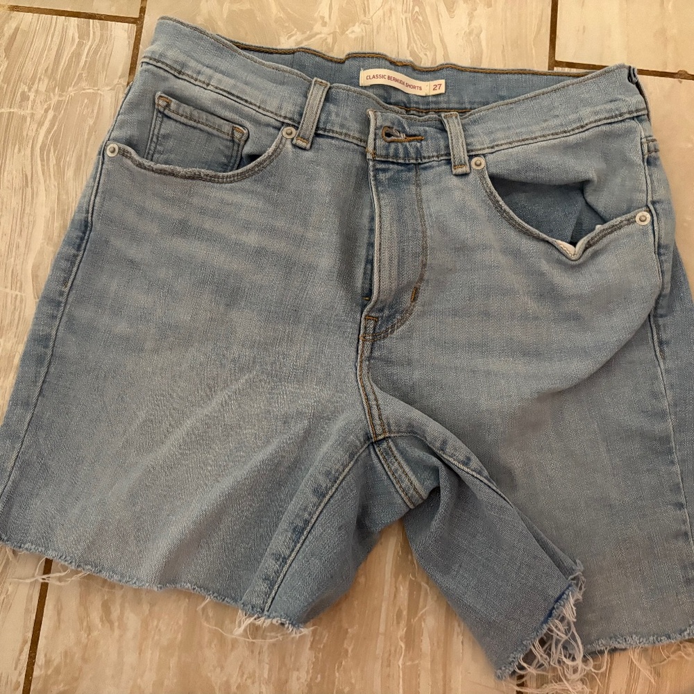 Levi's Classic Bermuda Shorts, Size 27